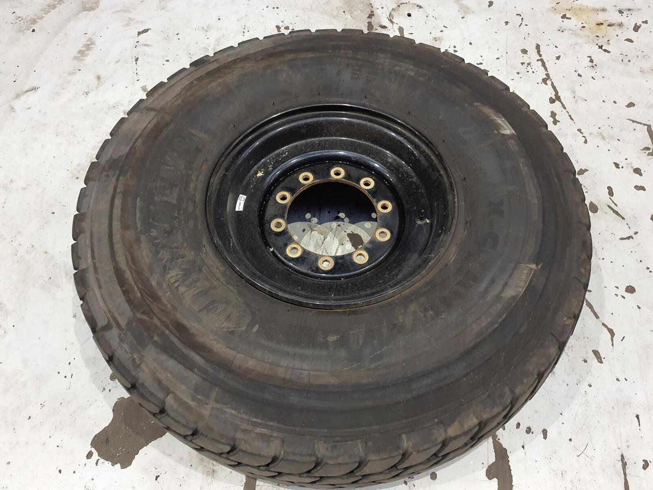 Liebherr Wheel 445/95R25 10 12 1p - חבילת גלגלים וצמיגים עבור עגורן: תמונה 2 Liebherr Wheel 445/95R25 10 12 1p - חבילת גלגלים וצמיגים עבור עגורן: תמונה 2