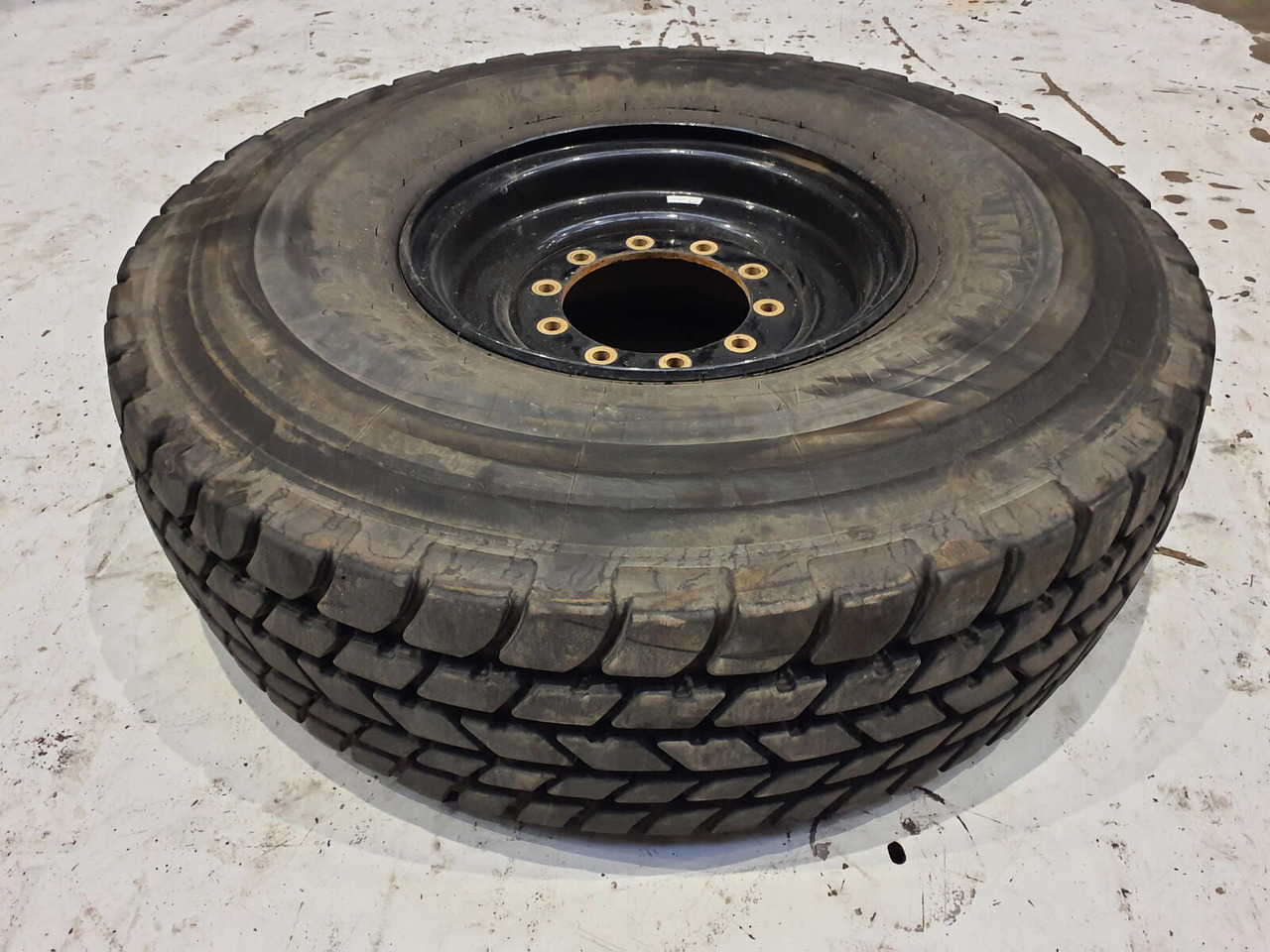 Liebherr Wheel 445/95R25 10 12 1p - חבילת גלגלים וצמיגים עבור עגורן: תמונה 1 Liebherr Wheel 445/95R25 10 12 1p - חבילת גלגלים וצמיגים עבור עגורן: תמונה 1