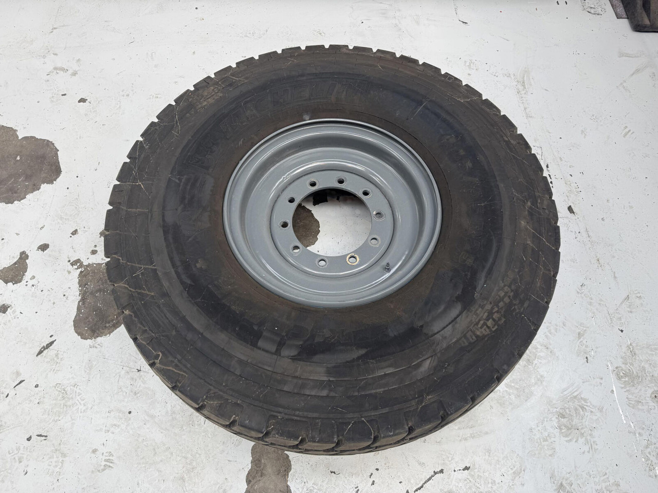 Liebherr Wheel 445/95R25 10 12 1p - חבילת גלגלים וצמיגים עבור עגורן: תמונה 1 Liebherr Wheel 445/95R25 10 12 1p - חבילת גלגלים וצמיגים עבור עגורן: תמונה 1