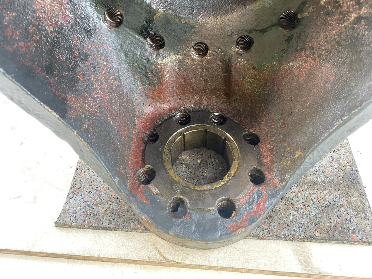 מפרק היגוי עבור עגורן נייד PPM 250 ATT Steering knuckle 16 holes axle 1: תמונה 8