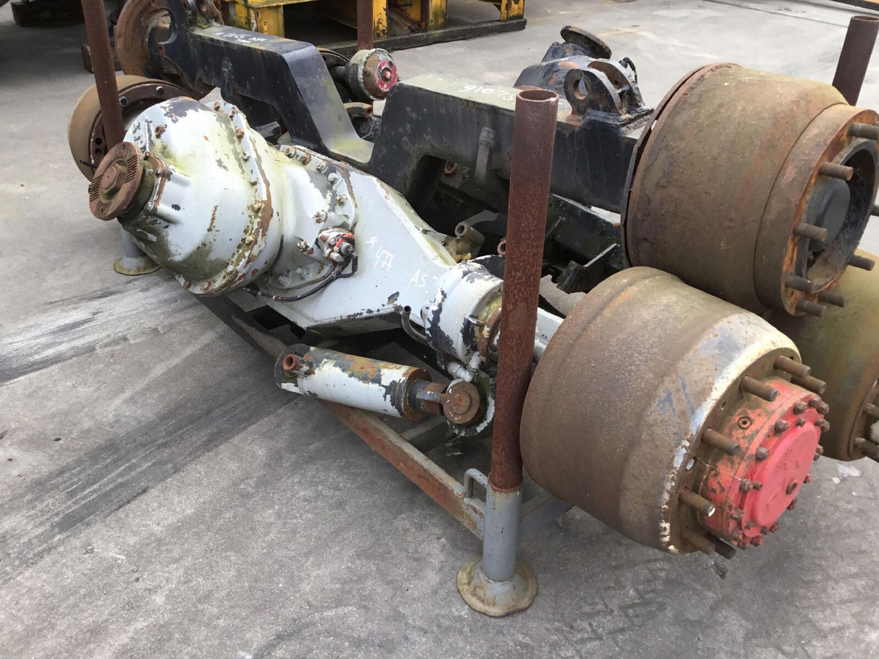 Spierings SK 477 axle 3 - סרן וחלקים עבור עגורן נייד: תמונה 2 Spierings SK 477 axle 3 - סרן וחלקים עבור עגורן נייד: תמונה 2