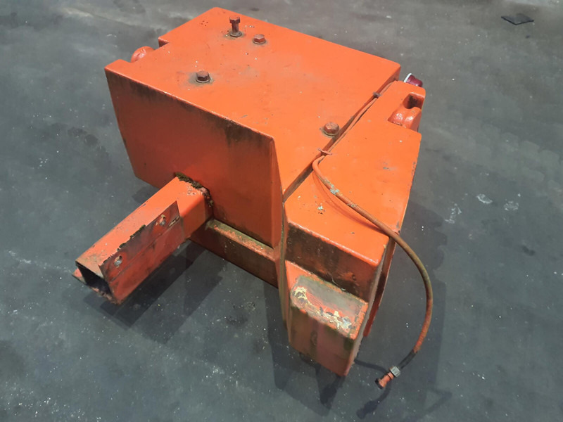 Terex AC 155 counterweight 1.2t + 0,3t right - משקל נגד עבור מכונת בנייה: תמונה 2 Terex AC 155 counterweight 1.2t + 0,3t right - משקל נגד עבור מכונת בנייה: תמונה 2