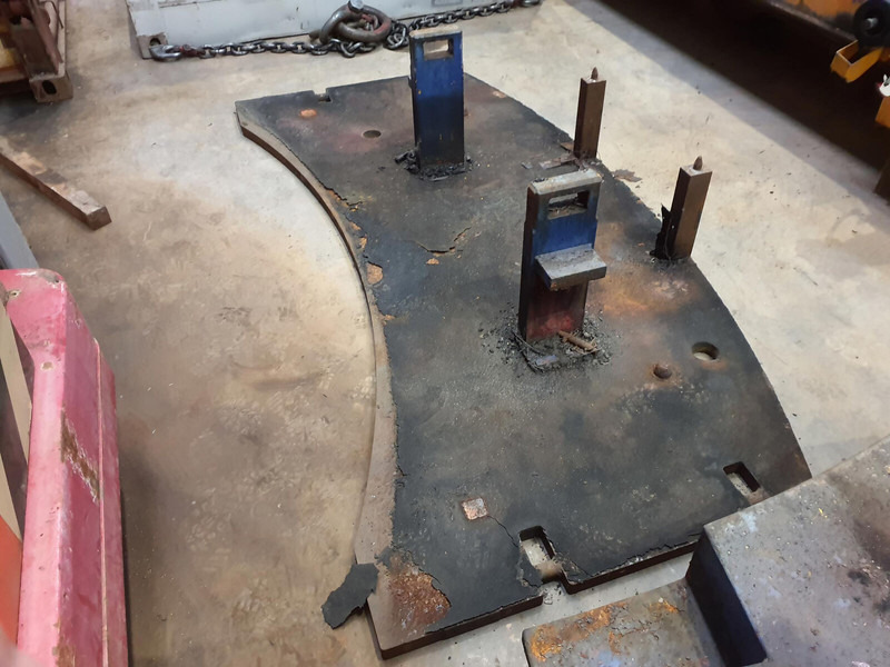 Terex AC 205 counterweight 1,2 ton - משקל נגד עבור מכונת בנייה: תמונה 4 Terex AC 205 counterweight 1,2 ton - משקל נגד עבור מכונת בנייה: תמונה 4