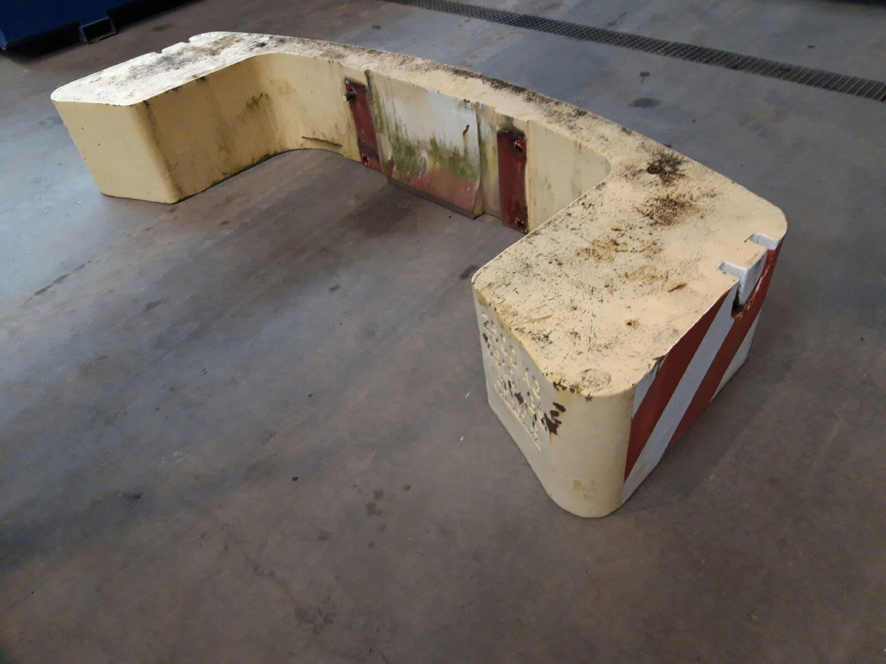 Terex Demag AC 35 counterweight 2,5 T - משקל נגד עבור עגורן נייד: תמונה 1 Terex Demag AC 35 counterweight 2,5 T - משקל נגד עבור עגורן נייד: תמונה 1