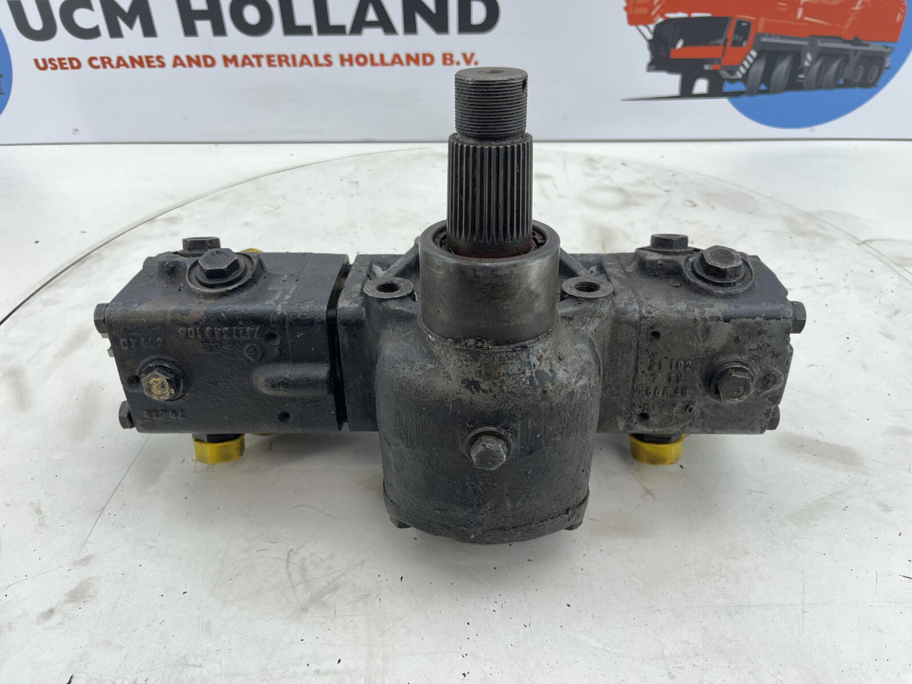 ZF Steering Box 120bar - ציוד היגוי עבור עגורן: תמונה 1 ZF Steering Box 120bar - ציוד היגוי עבור עגורן: תמונה 1