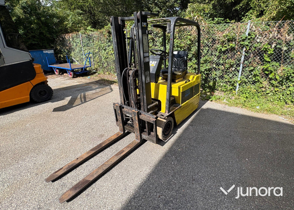 El truck Caterpillar - מלגזה חשמלית: תמונה 1 El truck Caterpillar - מלגזה חשמלית: תמונה 1