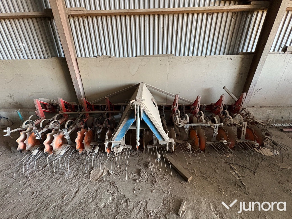 Fronthacka / Radhacka - Kverneland, 9radig - משדדה: תמונה 1 Fronthacka / Radhacka - Kverneland, 9radig - משדדה: תמונה 1