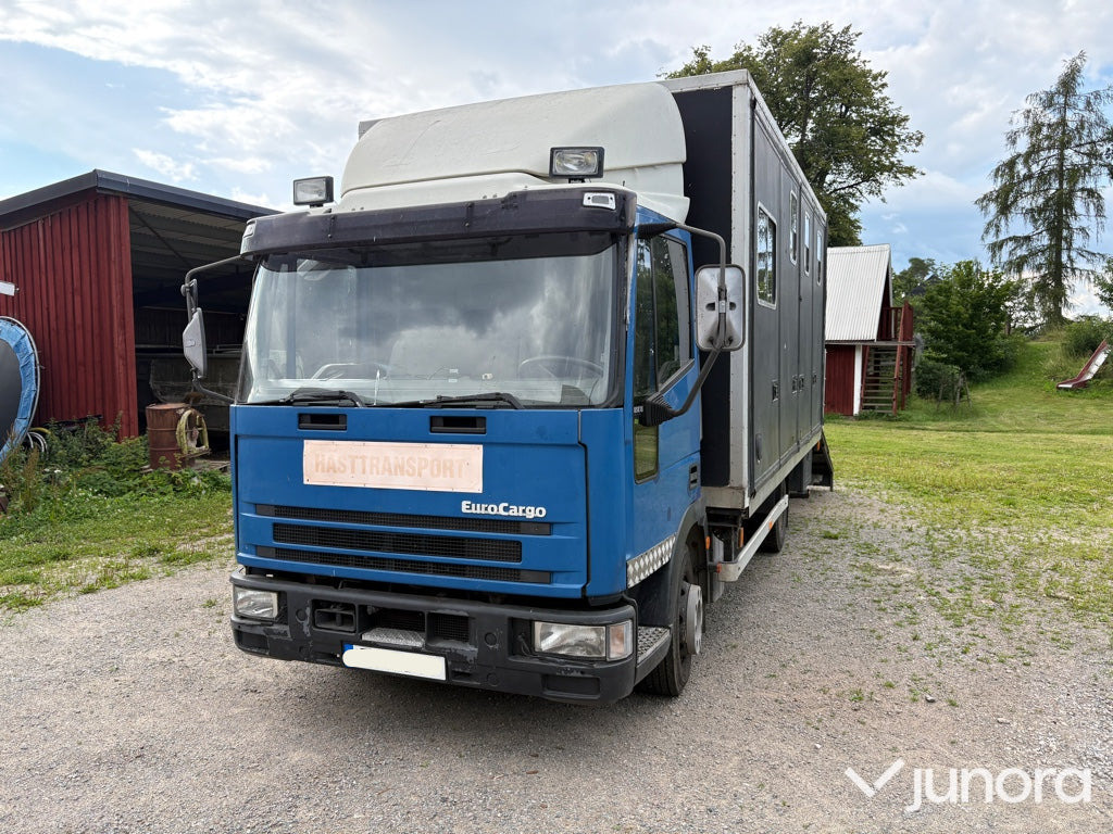 Hästtransport Iveco EuroCargo 85E18 - משאית סוסים: תמונה 2 Hästtransport Iveco EuroCargo 85E18 - משאית סוסים: תמונה 2