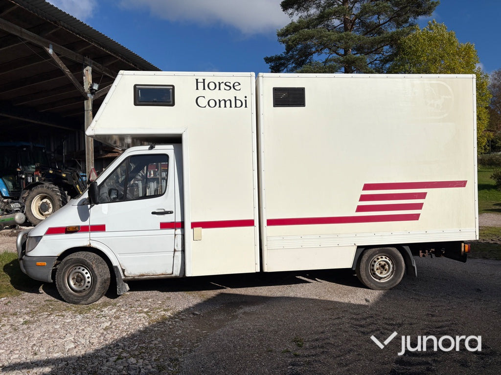 Hästtransport - Mercedes-Benz, 316 CDI - משאית סוסים: תמונה 2 Hästtransport - Mercedes-Benz, 316 CDI - משאית סוסים: תמונה 2