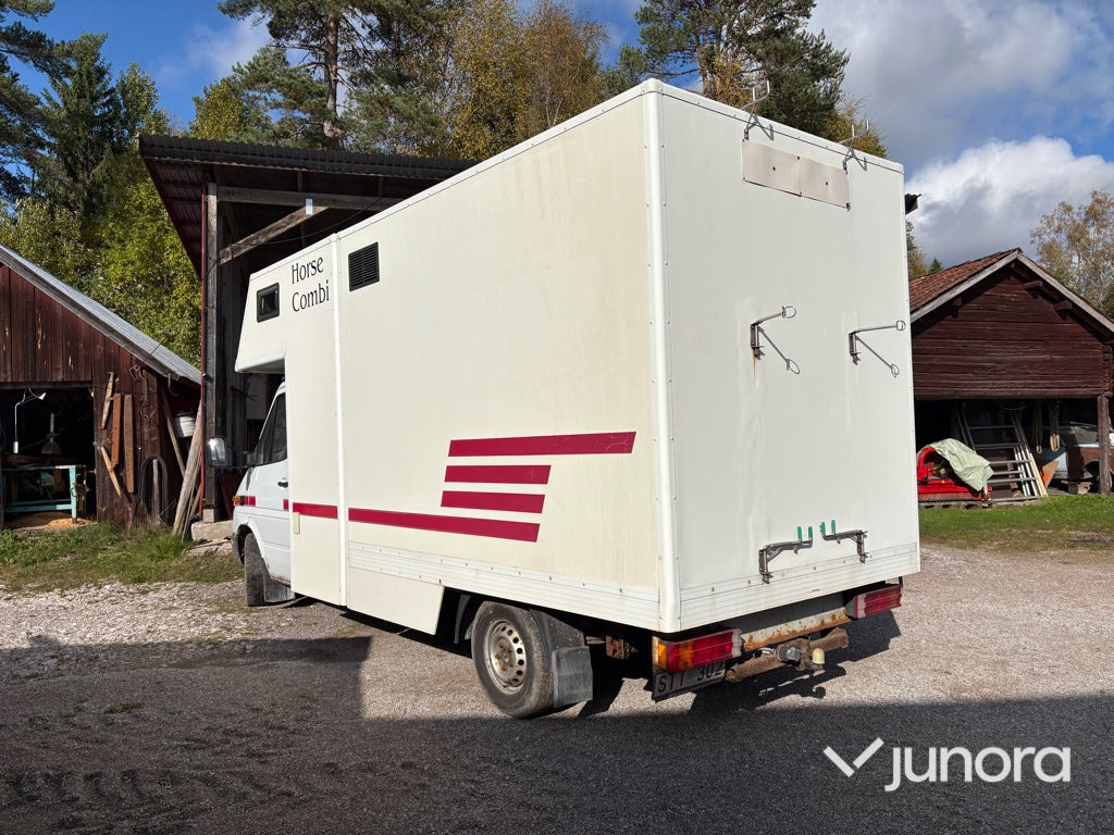 Hästtransport - Mercedes-Benz, 316 CDI - משאית סוסים: תמונה 3 Hästtransport - Mercedes-Benz, 316 CDI - משאית סוסים: תמונה 3