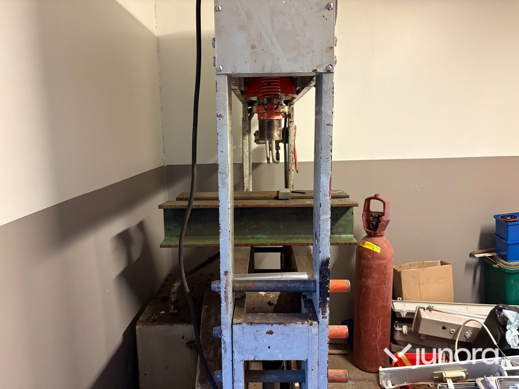 Hydraulpress - Hiab H100E, 100 ton - מכונת כיפוף פח: תמונה 5 Hydraulpress - Hiab H100E, 100 ton - מכונת כיפוף פח: תמונה 5