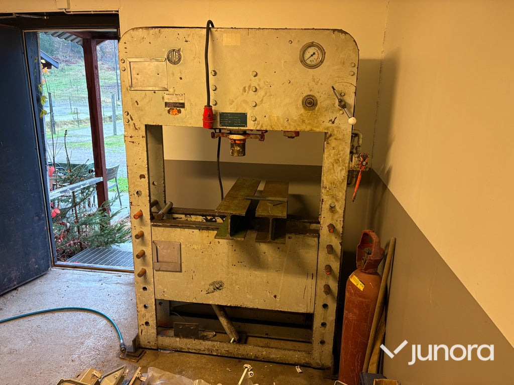 Hydraulpress - Hiab H100E, 100 ton - מכונת כיפוף פח: תמונה 1 Hydraulpress - Hiab H100E, 100 ton - מכונת כיפוף פח: תמונה 1