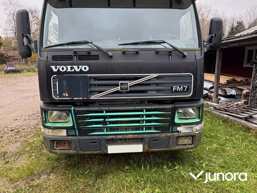Kranbil - Volvo FM7 4*2 - משאית צד נופל/ שטוחה, משאית מנוף: תמונה 3 Kranbil - Volvo FM7 4*2 - משאית צד נופל/ שטוחה, משאית מנוף: תמונה 3
