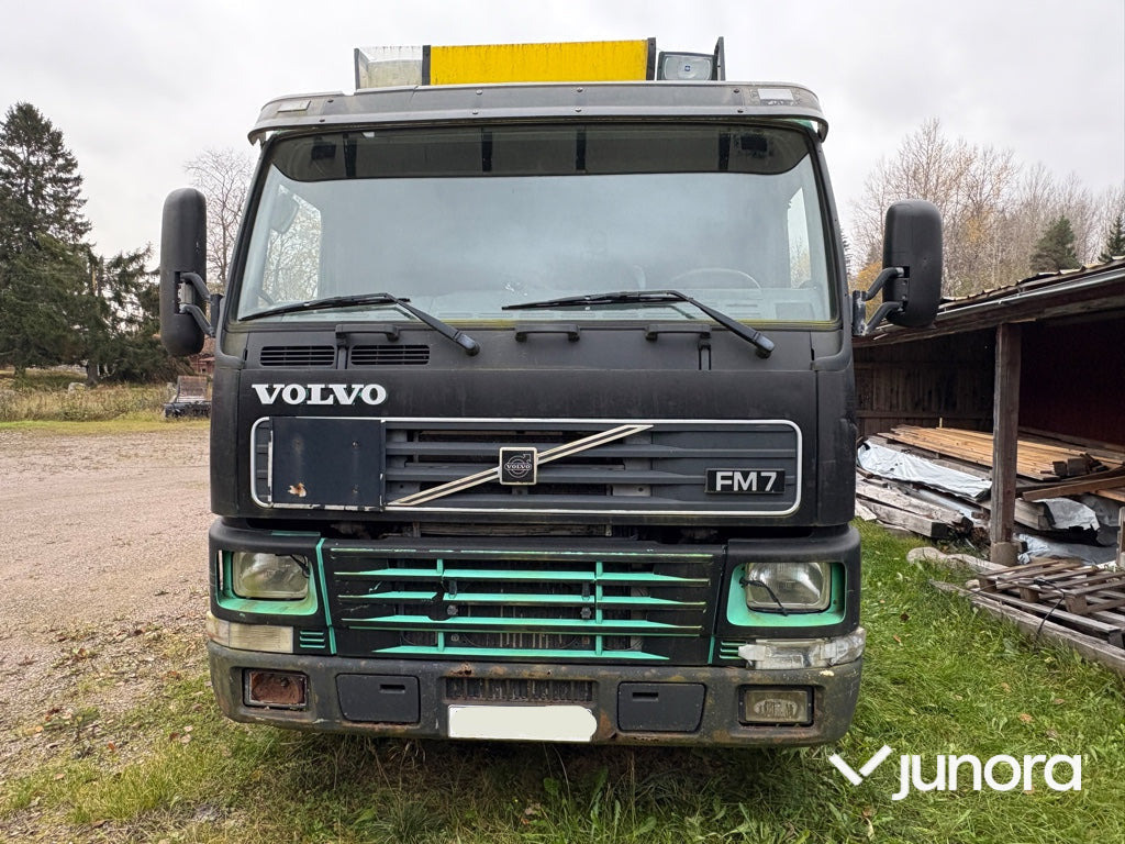 Kranbil - Volvo FM7 4*2 - משאית צד נופל/ שטוחה, משאית מנוף: תמונה 2 Kranbil - Volvo FM7 4*2 - משאית צד נופל/ שטוחה, משאית מנוף: תמונה 2
