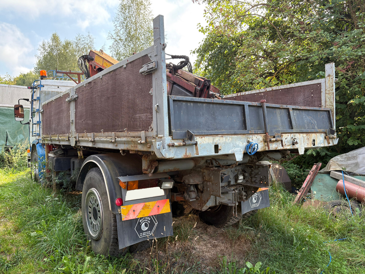 Lastbil Scania P92H 4X2 med lyftkran - משאית צד נופל/ שטוחה, משאית מנוף: תמונה 3 Lastbil Scania P92H 4X2 med lyftkran - משאית צד נופל/ שטוחה, משאית מנוף: תמונה 3