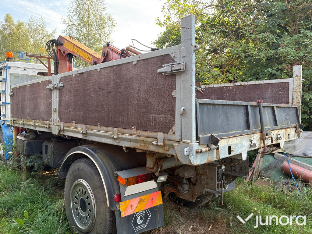 Lastbil Scania P92H 4X2 med lyftkran - משאית צד נופל/ שטוחה, משאית מנוף: תמונה 2 Lastbil Scania P92H 4X2 med lyftkran - משאית צד נופל/ שטוחה, משאית מנוף: תמונה 2