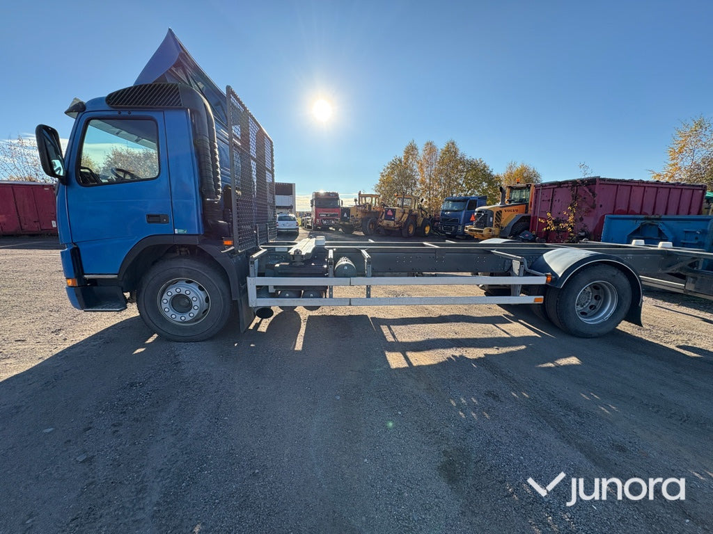 Lastbil - Volvo FM7 4*2 - מוביל מכולות/ משאית החלפת גוף: תמונה 2 Lastbil - Volvo FM7 4*2 - מוביל מכולות/ משאית החלפת גוף: תמונה 2