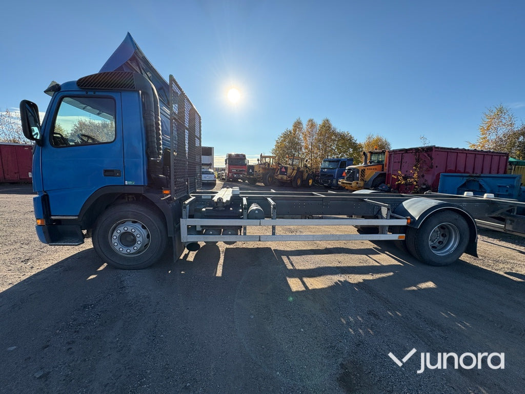 Lastbil - Volvo FM7 4*2 - מוביל מכולות/ משאית החלפת גוף: תמונה 3 Lastbil - Volvo FM7 4*2 - מוביל מכולות/ משאית החלפת גוף: תמונה 3