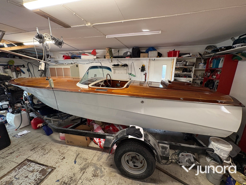 Motorbåt - Mahogny Runabout, V8 - מכונות אחרות: תמונה 1 Motorbåt - Mahogny Runabout, V8 - מכונות אחרות: תמונה 1