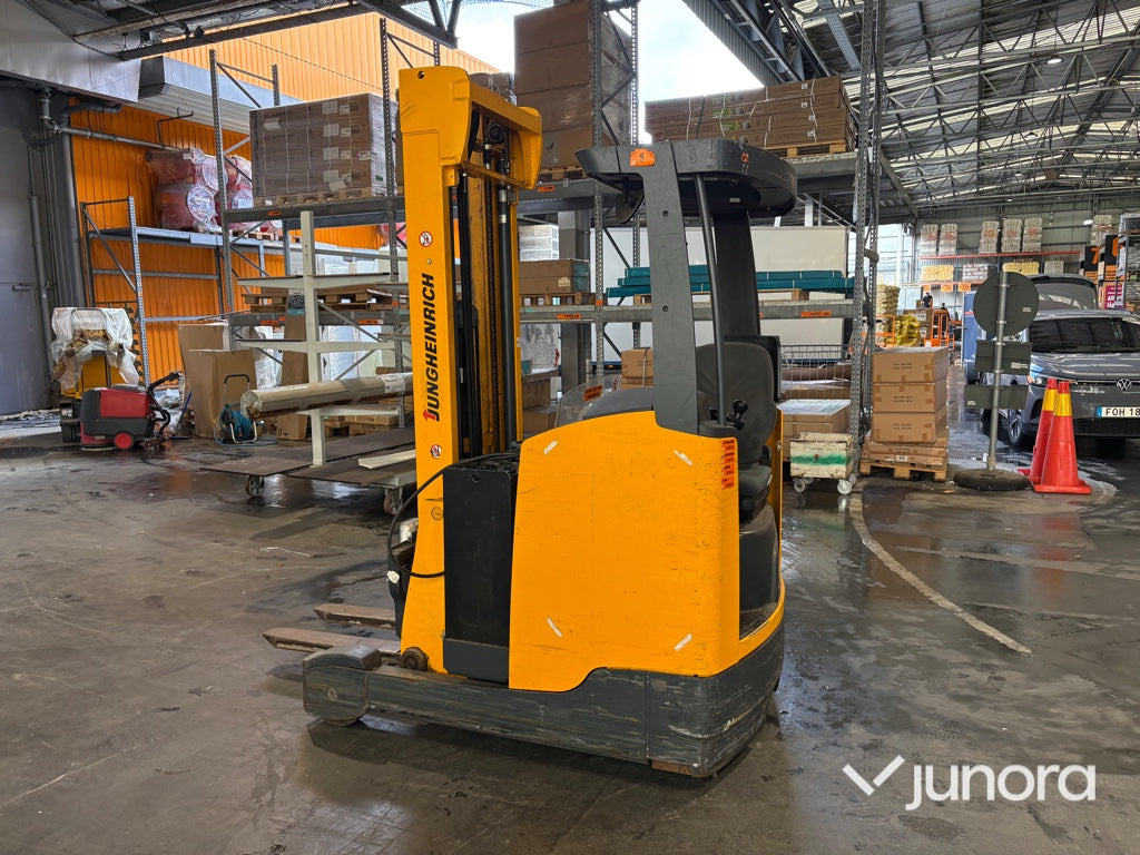 Skjutstativtruck - Jungheinrich - משאית הגעה: תמונה 1 Skjutstativtruck - Jungheinrich - משאית הגעה: תמונה 1
