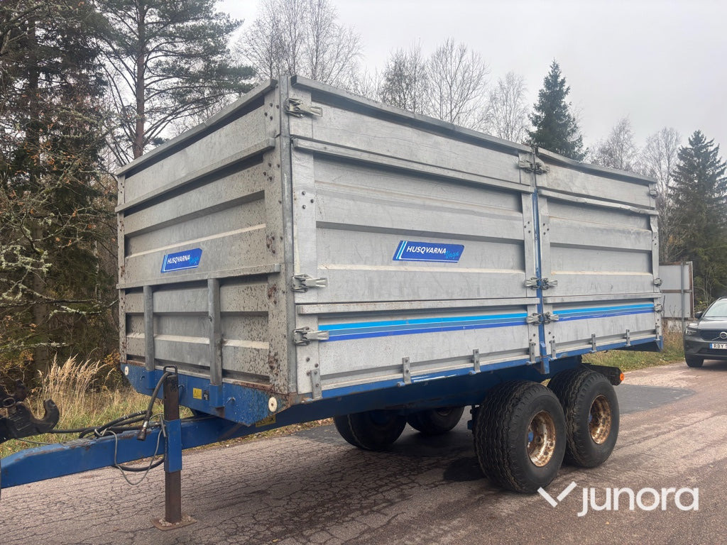 Spannmålsvagn - Husqvarna Vagn - מסיר פסולת/ קרון נגרר חקלאי: תמונה 1 Spannmålsvagn - Husqvarna Vagn - מסיר פסולת/ קרון נגרר חקלאי: תמונה 1