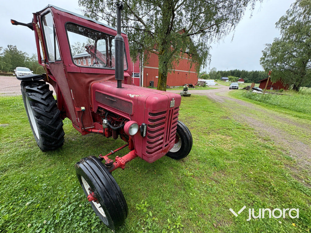 Traktor - International Harvester, B-275 - טרקטור חקלאי: תמונה 2 Traktor - International Harvester, B-275 - טרקטור חקלאי: תמונה 2