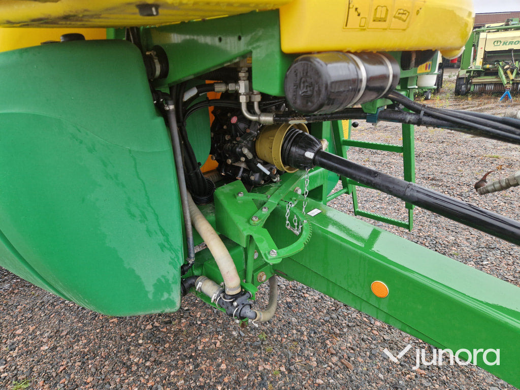 Växtskyddsspruta John Deere M740i - מרסס נגרר: תמונה 5 Växtskyddsspruta John Deere M740i - מרסס נגרר: תמונה 5