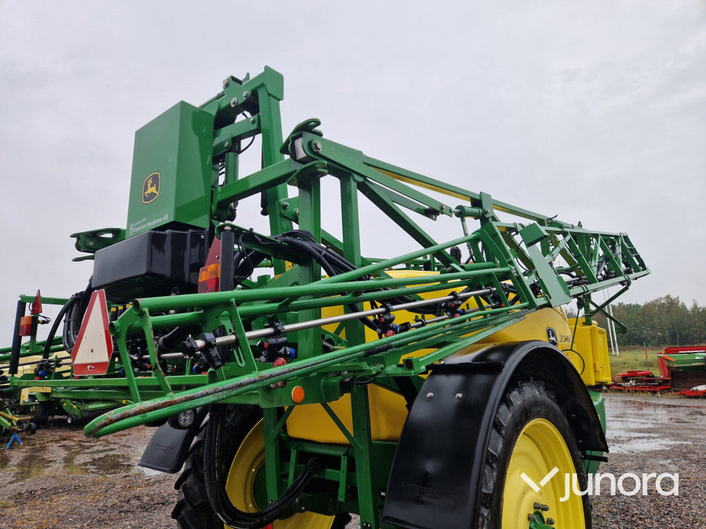 Växtskyddsspruta John Deere M740i - מרסס נגרר: תמונה 3 Växtskyddsspruta John Deere M740i - מרסס נגרר: תמונה 3