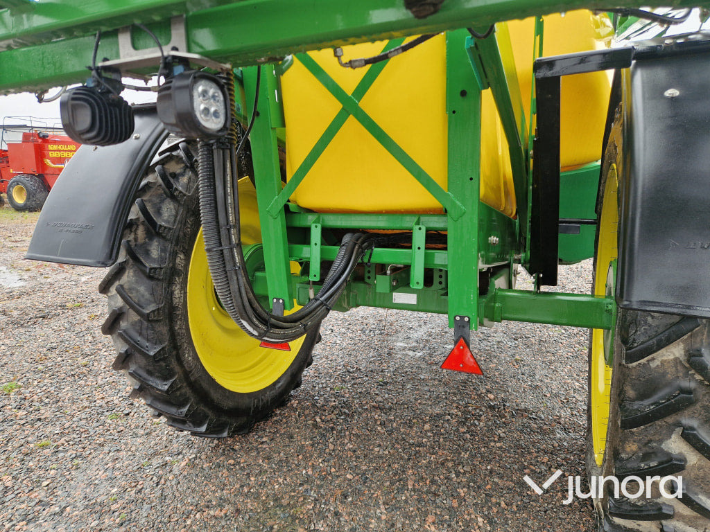 Växtskyddsspruta John Deere M740i - מרסס נגרר: תמונה 4 Växtskyddsspruta John Deere M740i - מרסס נגרר: תמונה 4