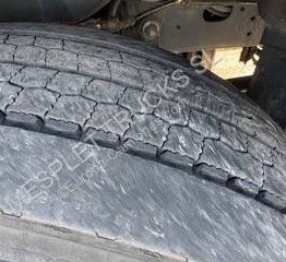 Renault Premium 370 DCI - משאית צד נופל/ שטוחה: תמונה 3 Renault Premium 370 DCI - משאית צד נופל/ שטוחה: תמונה 3