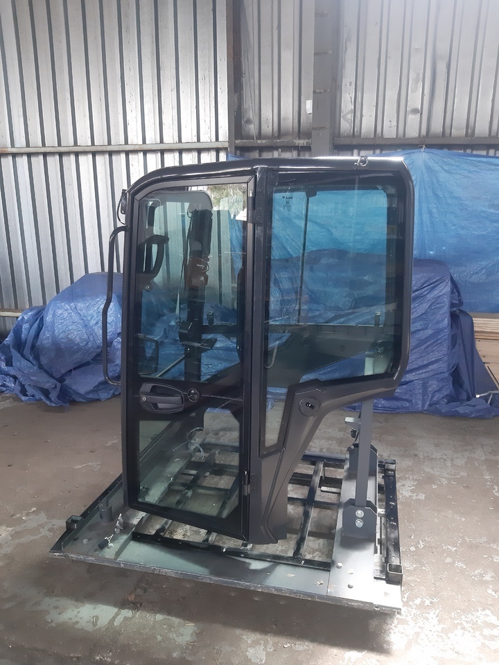 Cab for Bobcat E26,E32,E35,E42,E45,E50,E55  - תא ופנים הרכב עבור מחפר: תמונה 1 Cab for Bobcat E26,E32,E35,E42,E45,E50,E55  - תא ופנים הרכב עבור מחפר: תמונה 1