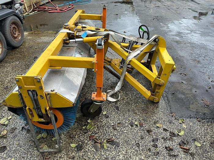 Aebi-Schmidt VKS 22-H - מטאטא: תמונה 3 Aebi-Schmidt VKS 22-H - מטאטא: תמונה 3
