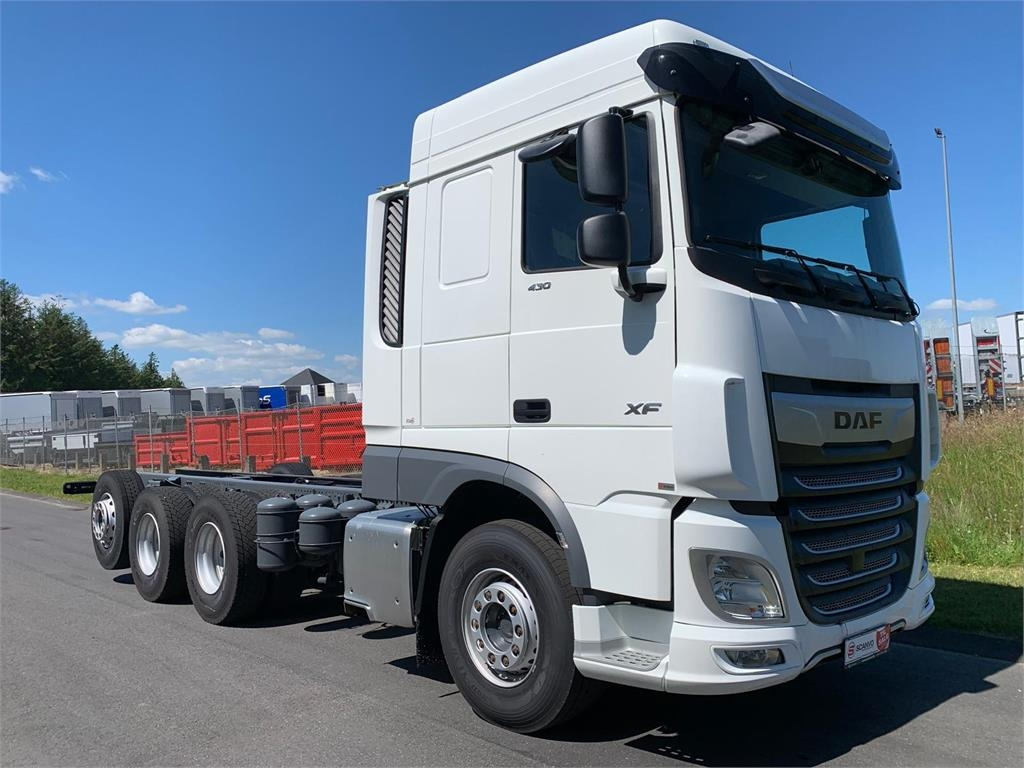 DAF XF 430 FAW 8x4*4 Tridem - משאית דילוג העמסה: תמונה 1 DAF XF 430 FAW 8x4*4 Tridem - משאית דילוג העמסה: תמונה 1