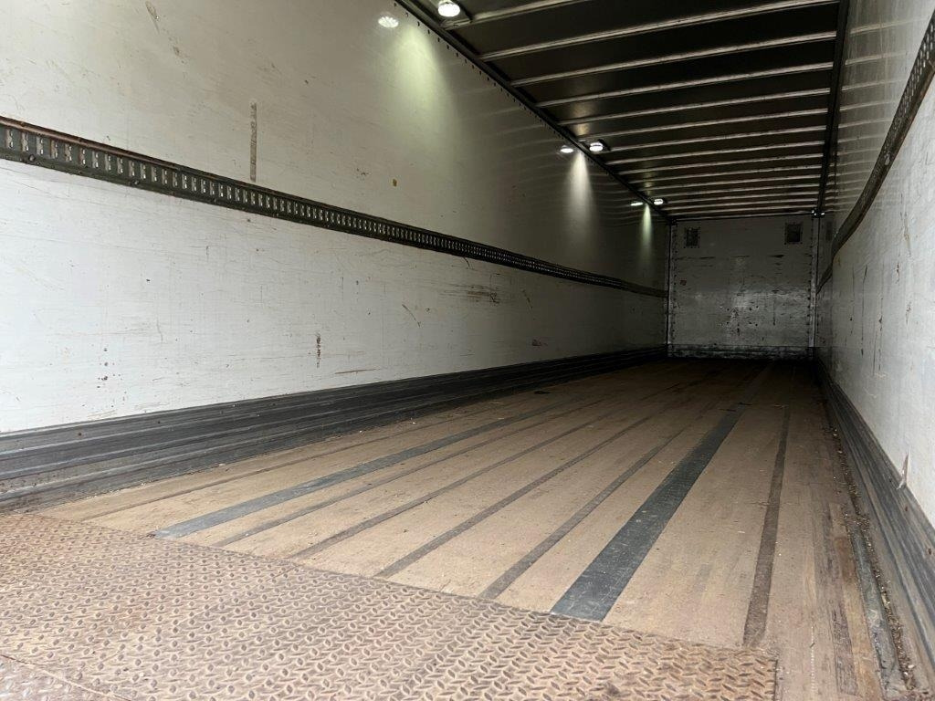 Fruehauf 13,6 mtr box - lodretstående lift - סמיטריילר בתיבה סגורה: תמונה 2 Fruehauf 13,6 mtr box - lodretstående lift - סמיטריילר בתיבה סגורה: תמונה 2