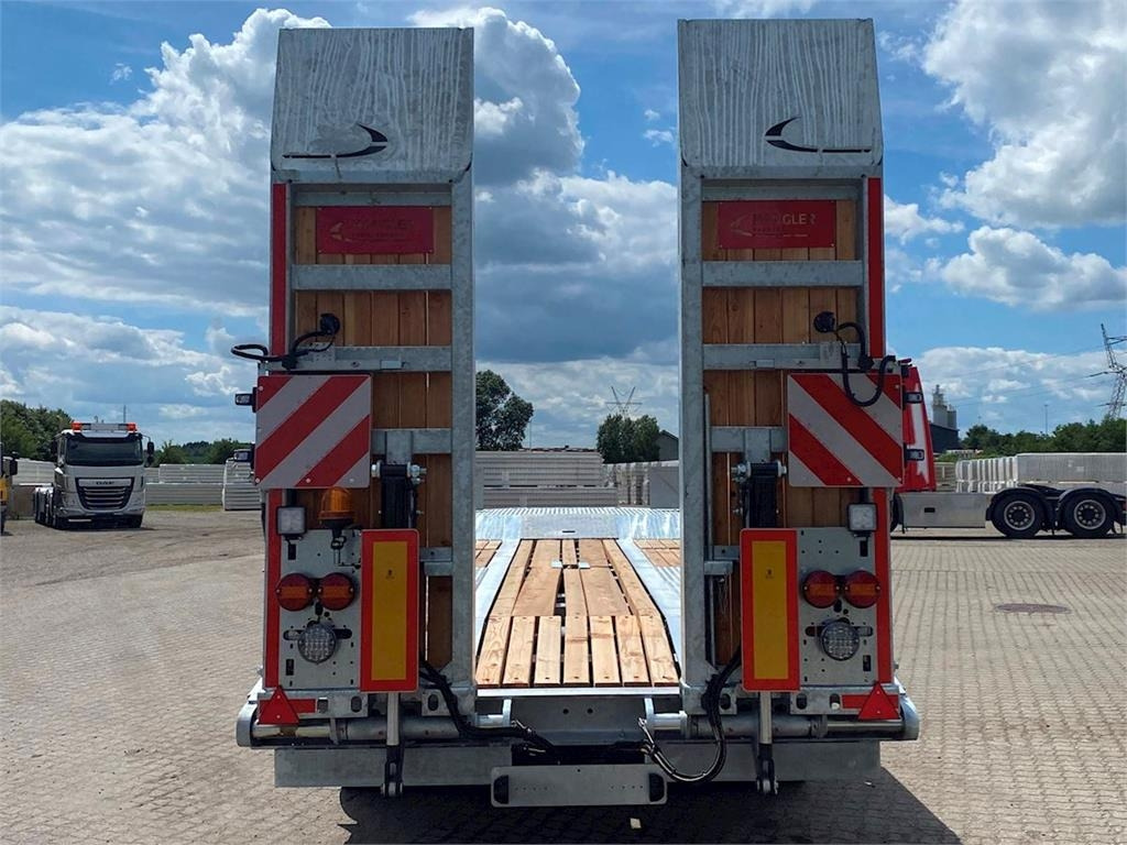 Hangler DTS 300 3 akslet med ramper - קרון נגרר עם מטען נמוך: תמונה 5 Hangler DTS 300 3 akslet med ramper - קרון נגרר עם מטען נמוך: תמונה 5