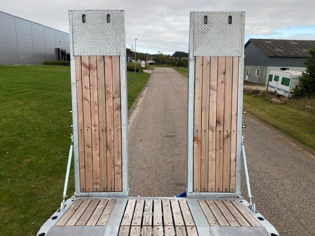 Hangler DTS-H 300 P 3 akslet med ramper - קרון נגרר עם מטען נמוך: תמונה 5 Hangler DTS-H 300 P 3 akslet med ramper - קרון נגרר עם מטען נמוך: תמונה 5