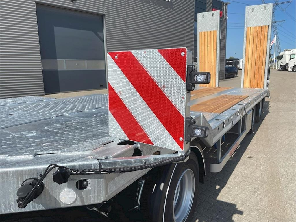 Hangler VTS-H 400 4 akslet - 2 delt ramper - קרון נגרר עם מטען נמוך: תמונה 4 Hangler VTS-H 400 4 akslet - 2 delt ramper - קרון נגרר עם מטען נמוך: תמונה 4