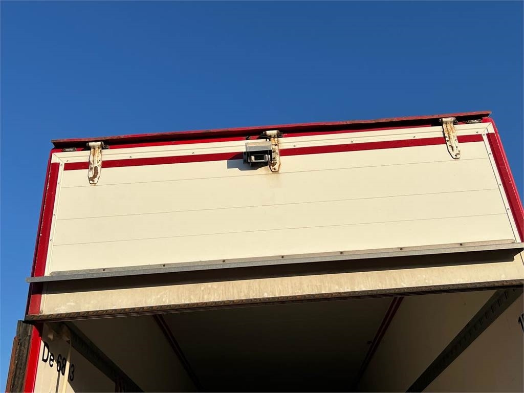 Kel-Berg 13,6 mtr. - 94m3 - 2500 kg lift - סמיטריילר בתיבה סגורה: תמונה 5 Kel-Berg 13,6 mtr. - 94m3 - 2500 kg lift - סמיטריילר בתיבה סגורה: תמונה 5