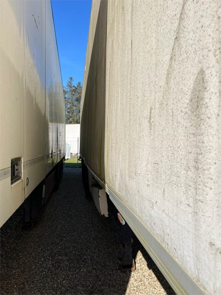 Krone 13,6 mtr boks - סמיטריילר בתיבה סגורה: תמונה 2 Krone 13,6 mtr boks - סמיטריילר בתיבה סגורה: תמונה 2