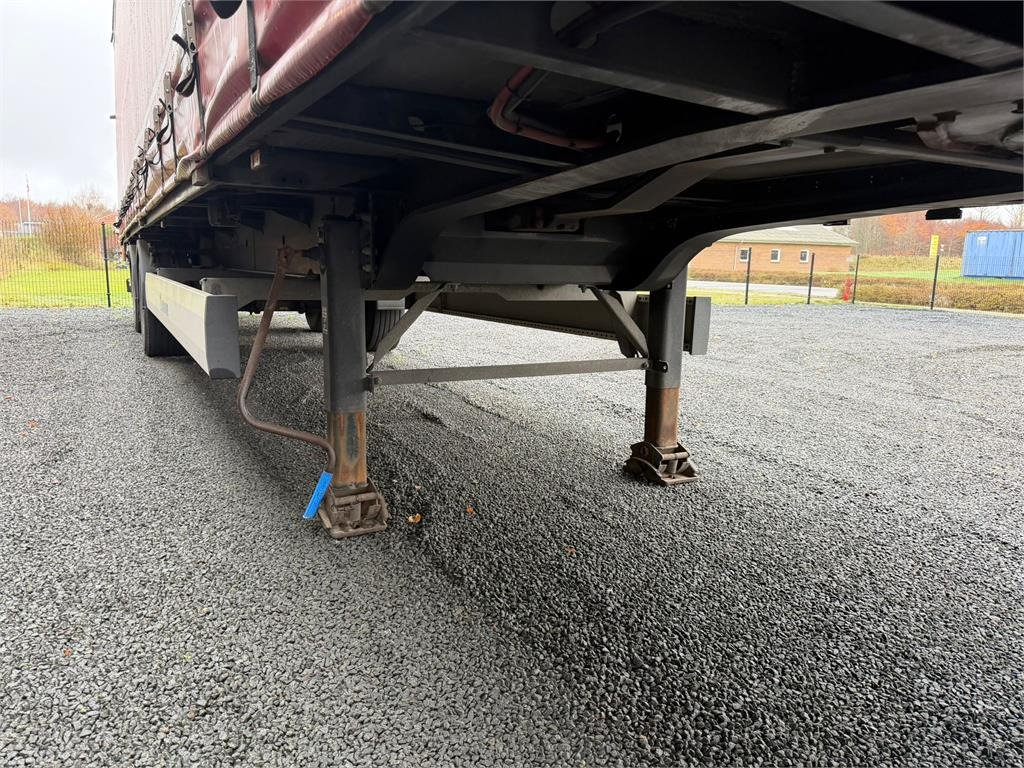 Krone 13,6 mtr gardin - lodretstående lift - סמיטריילר עם וילונות צד: תמונה 5 Krone 13,6 mtr gardin - lodretstående lift - סמיטריילר עם וילונות צד: תמונה 5