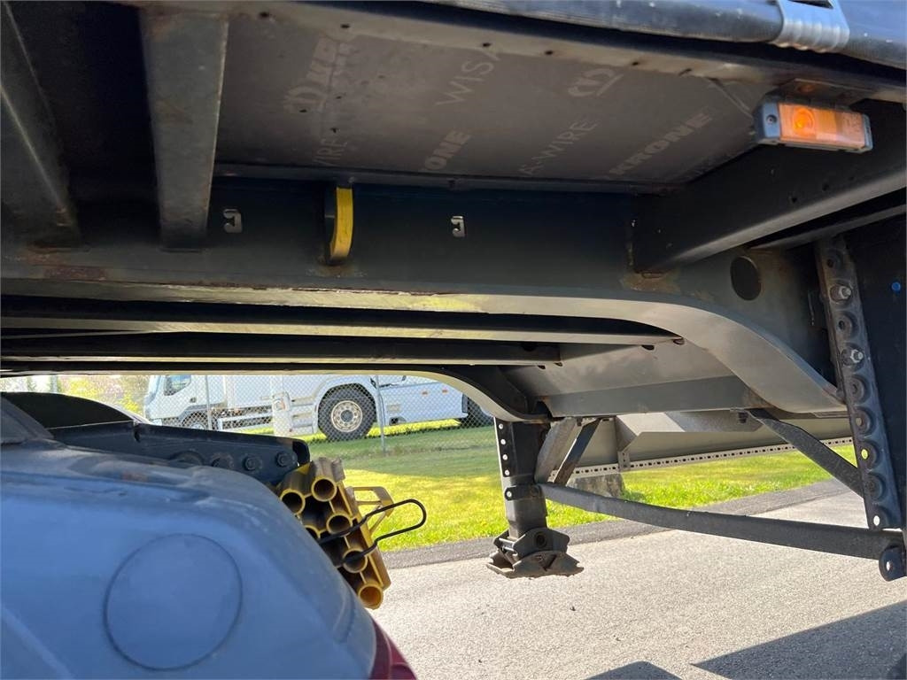 סמיטריילר עם וילונות צד Krone 13,6 mtr: תמונה 17