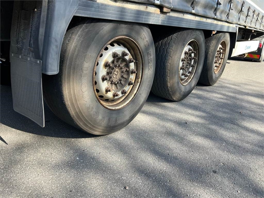 סמיטריילר עם וילונות צד Krone 13,6 mtr: תמונה 11