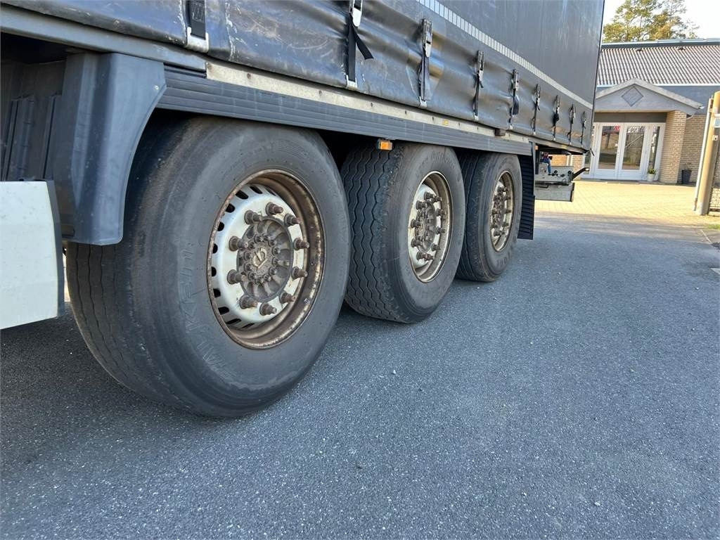 סמיטריילר עם וילונות צד Krone 13,6 mtr: תמונה 10