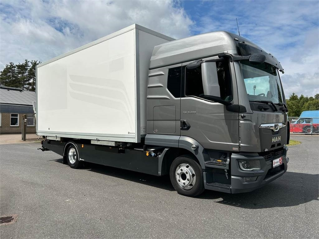 MAN TGL 8-220 4x2 BL incl. 2 stk veksellad - מוביל מכולות/ משאית החלפת גוף: תמונה 1 MAN TGL 8-220 4x2 BL incl. 2 stk veksellad - מוביל מכולות/ משאית החלפת גוף: תמונה 1