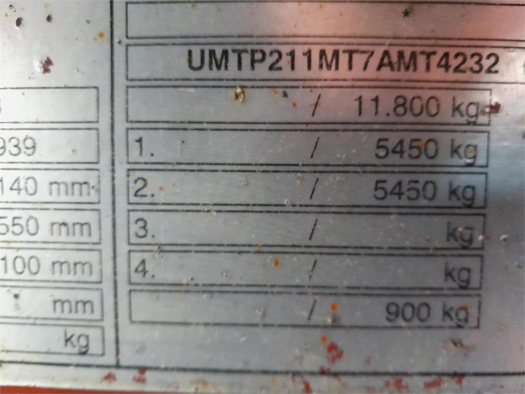 MTDK KC200 11,8 ton 5,2 mtr lad + ramper - קרון נגרר עם מטען נמוך: תמונה 5 MTDK KC200 11,8 ton 5,2 mtr lad + ramper - קרון נגרר עם מטען נמוך: תמונה 5