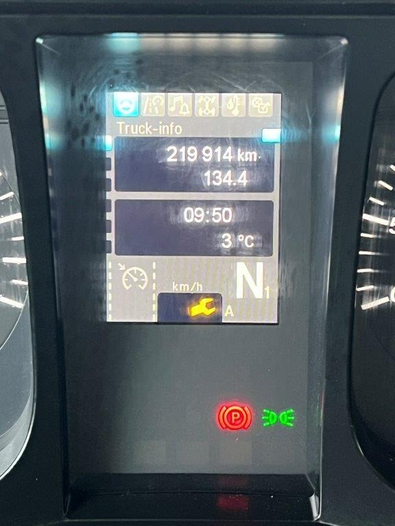 משאית תיבה Mercedes-Benz Antos 1824 LnR: תמונה 16 משאית תיבה Mercedes-Benz Antos 1824 LnR: תמונה 16