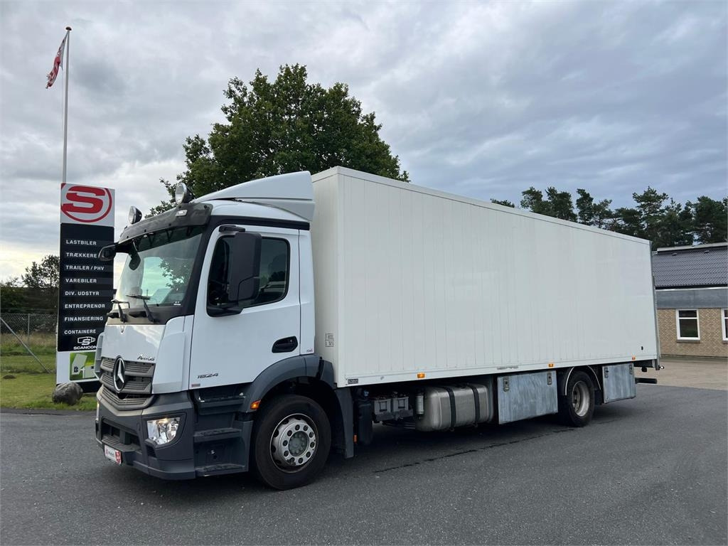 Mercedes-Benz Antos 1824 LnR - משאית תיבה: תמונה 3 Mercedes-Benz Antos 1824 LnR - משאית תיבה: תמונה 3