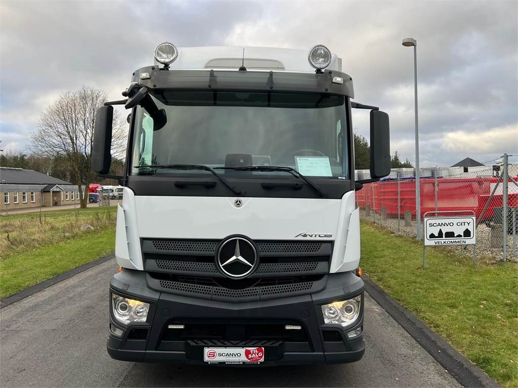 Mercedes-Benz Antos 2533 L - משאית תיבה: תמונה 4 Mercedes-Benz Antos 2533 L - משאית תיבה: תמונה 4