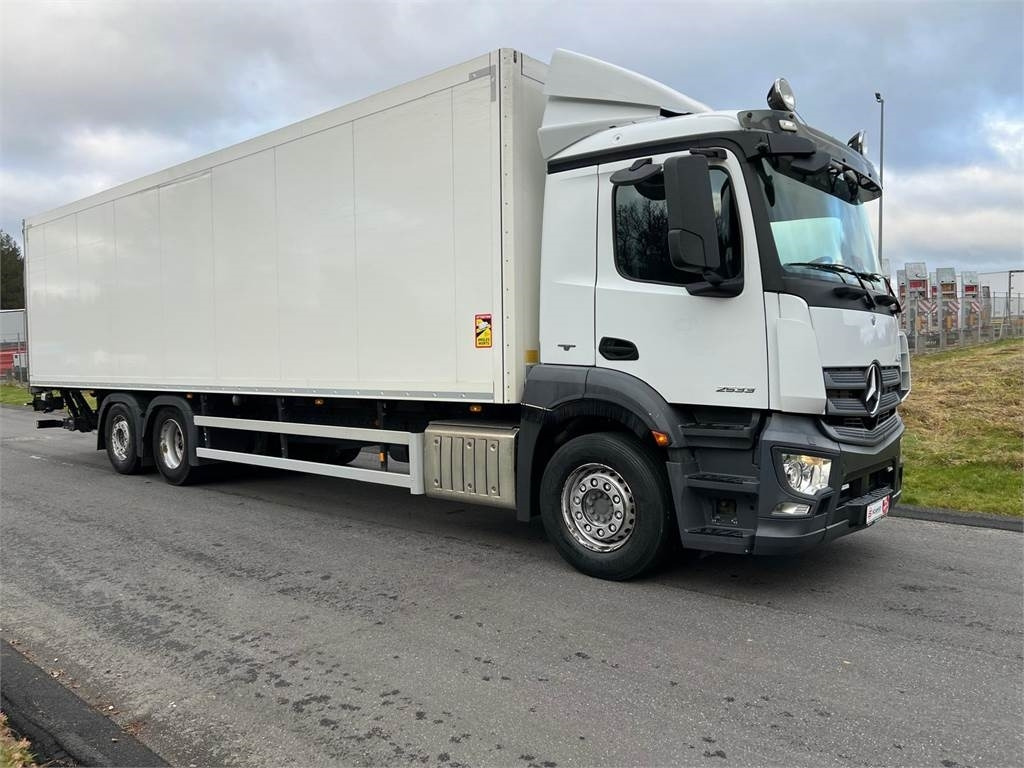 Mercedes-Benz Antos 2533 L - משאית תיבה: תמונה 3 Mercedes-Benz Antos 2533 L - משאית תיבה: תמונה 3