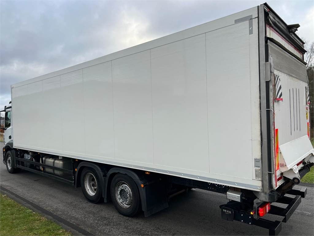 Mercedes-Benz Antos 2533 L - משאית תיבה: תמונה 2 Mercedes-Benz Antos 2533 L - משאית תיבה: תמונה 2